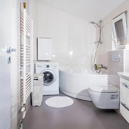 아파트 Awesome In W/ 2 Bedrooms *